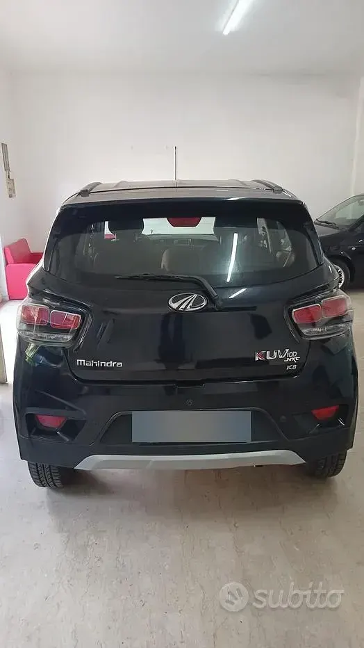Usata Mahindra KUV100 87 CV (63 kW) 2023 Nero SUV