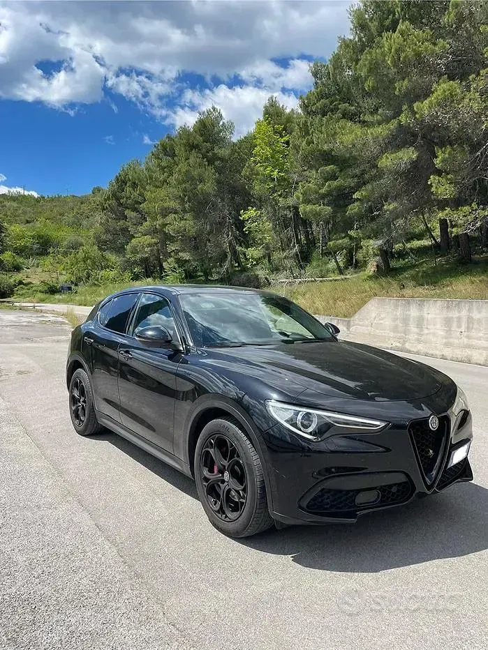 Usata Alfa Romeo Stelvio Sprint 160 CV (117 kW) 2020 Nero SUV
