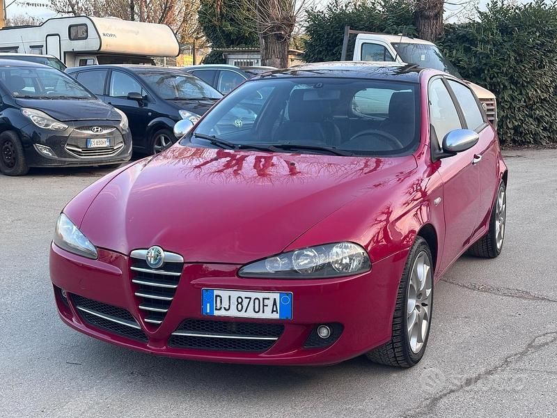 Usata Alfa Romeo 147 Exclusive 120 CV (88 kW) 2007 Rosso Utilitaria