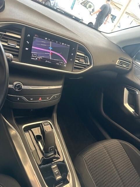 Usata Peugeot 308 130 CV (95 kW) 2020 Grigio Station wagon