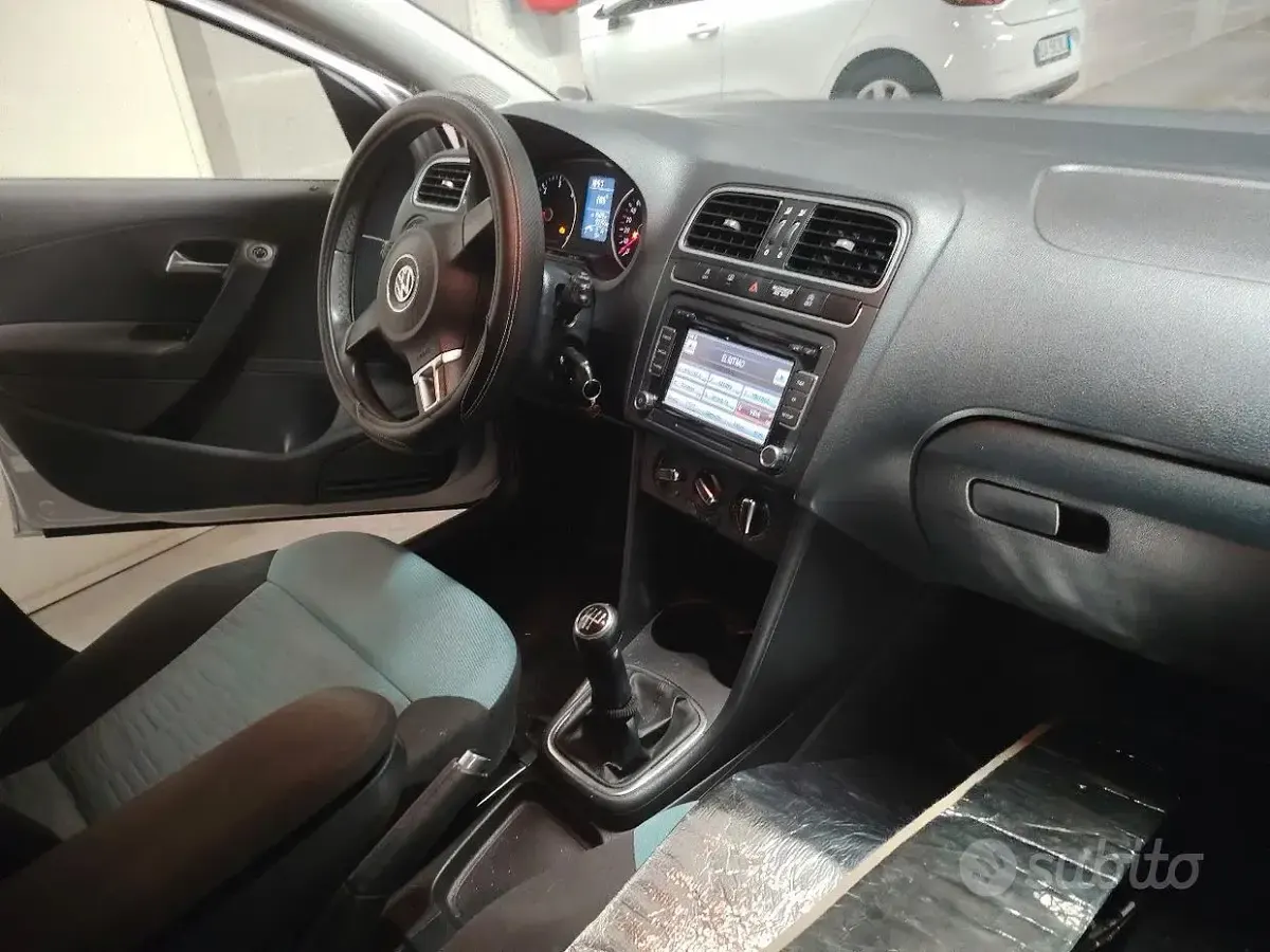 Usata VW Polo 75 CV (55 kW) 2014 Grigio Berlina
