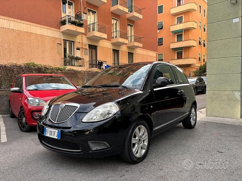 Usata Lancia Ypsilon 69 CV (50 kW) 2010 Nero Utilitaria