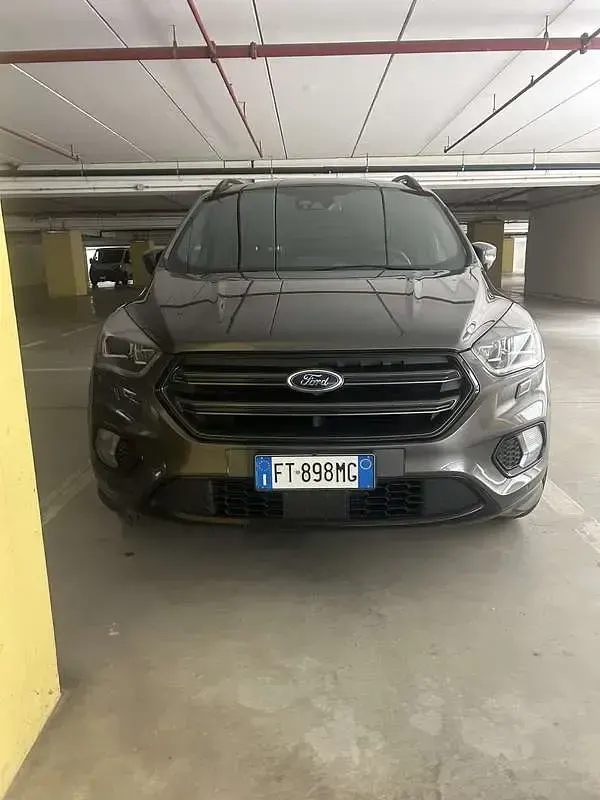 Usata Ford Kuga ST-Line 120 CV (88 kW) 2019 Grigio SUV