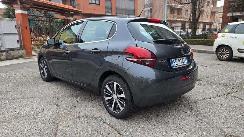 Usata Peugeot 208 Allure 82 CV (60 kW) 2016 Grigio Utilitaria