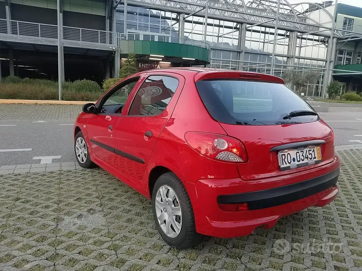 Usata Peugeot 206 60 CV (44 kW) 2010 Rosso