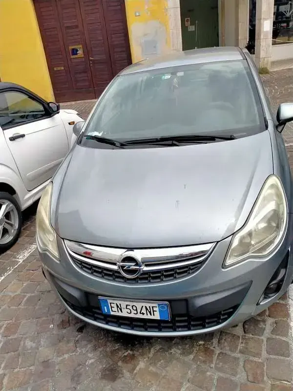 Usata Opel Corsa 86 CV (63 kW) 2012 Utilitaria