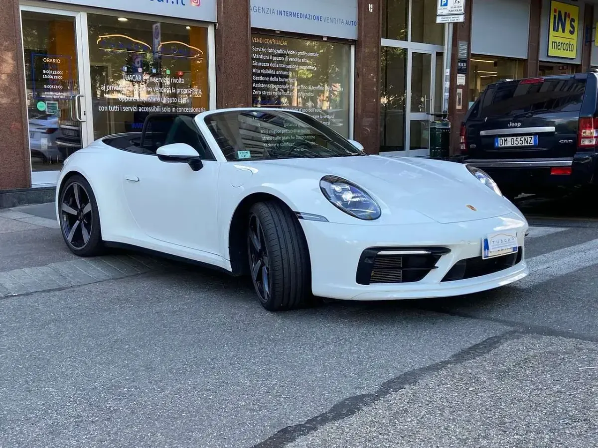 Usata Porsche 911 Carrera Cabriolet 385 CV (283 kW) 2021 Bianco Cabrio