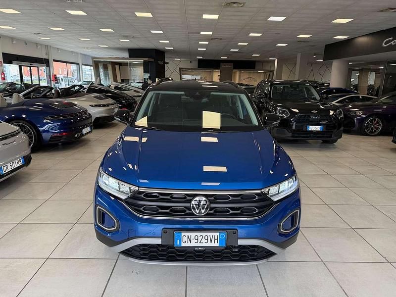 Usata VW T-Roc Life 150 CV (110 kW) 2023 Blu/azzurro SUV