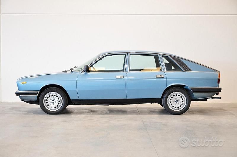 Usata Lancia Gamma 116 CV (85 kW) 1984 Blu Berlina