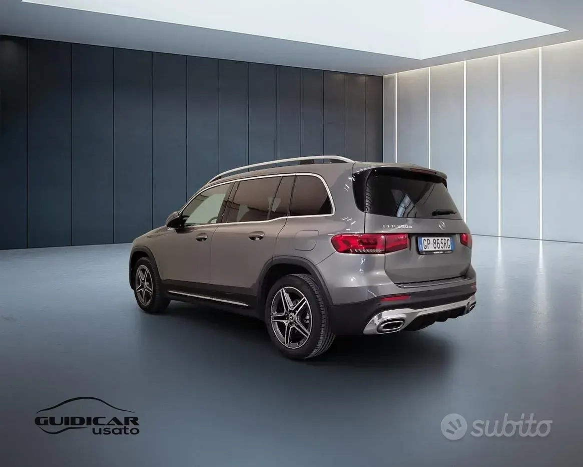 Usata Mercedes GLB200 Premium 150 CV (110 kW) 2023 Grigio SUV