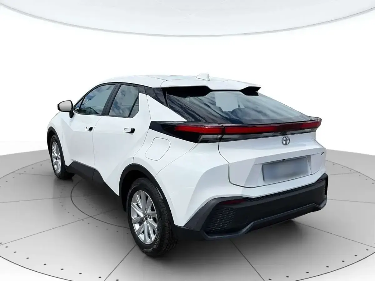 Usata Toyota C-HR Active 98 CV (72 kW) 2024 Bianco SUV