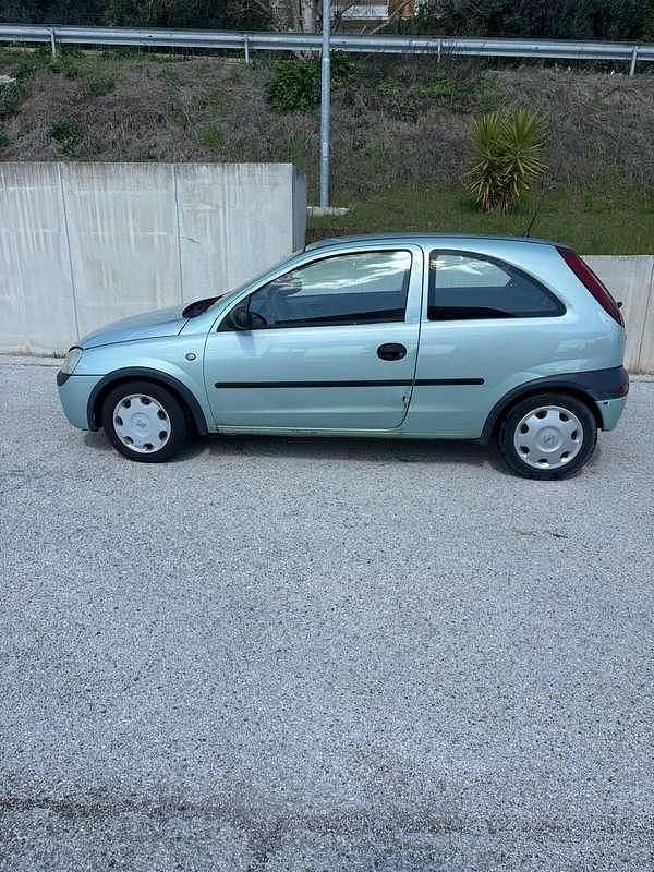 Usata Opel Corsa Sport 75 CV (55 kW) 2001 Verde Utilitaria