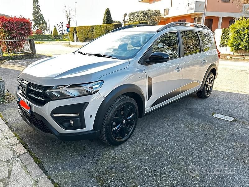 Usata Dacia Jogger 100 CV (73 kW) 2022 Grigio Monovolume