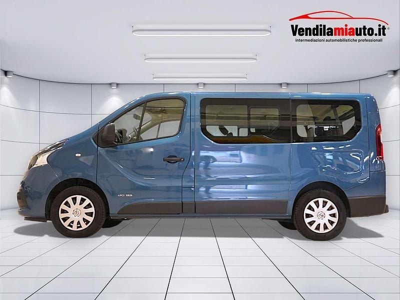 Usata Renault Trafic 140 CV (102 kW) 2016 Azzurro Monovolume