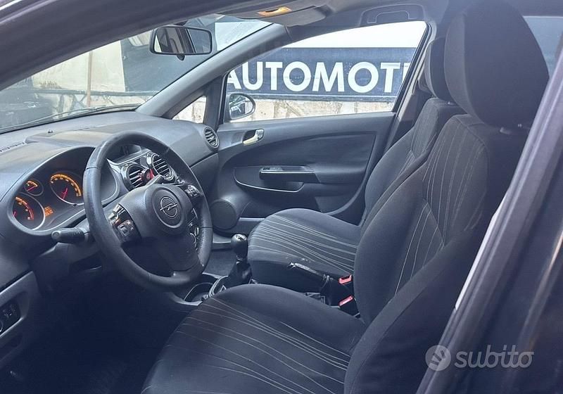 Usata Opel Corsa 86 CV (63 kW) 2011 Nero Berlina