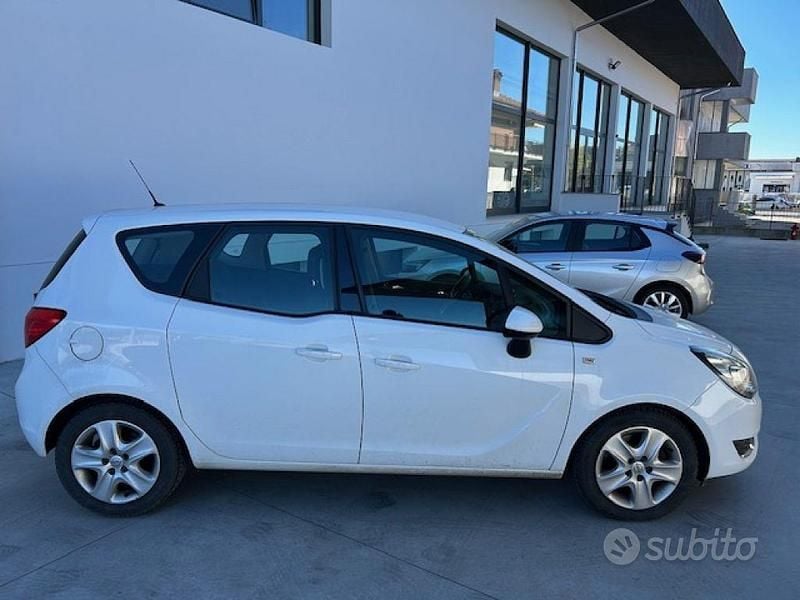 Usata Opel Meriva 110 CV (80 kW) 2015 Bianco Monovolume