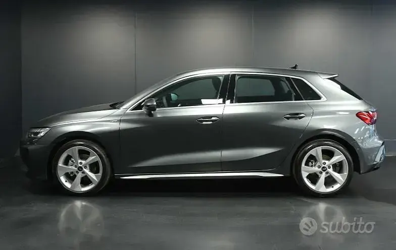 Nuova Audi A3 S-Line 150 CV (110 kW) 2025 Grigio Berlina