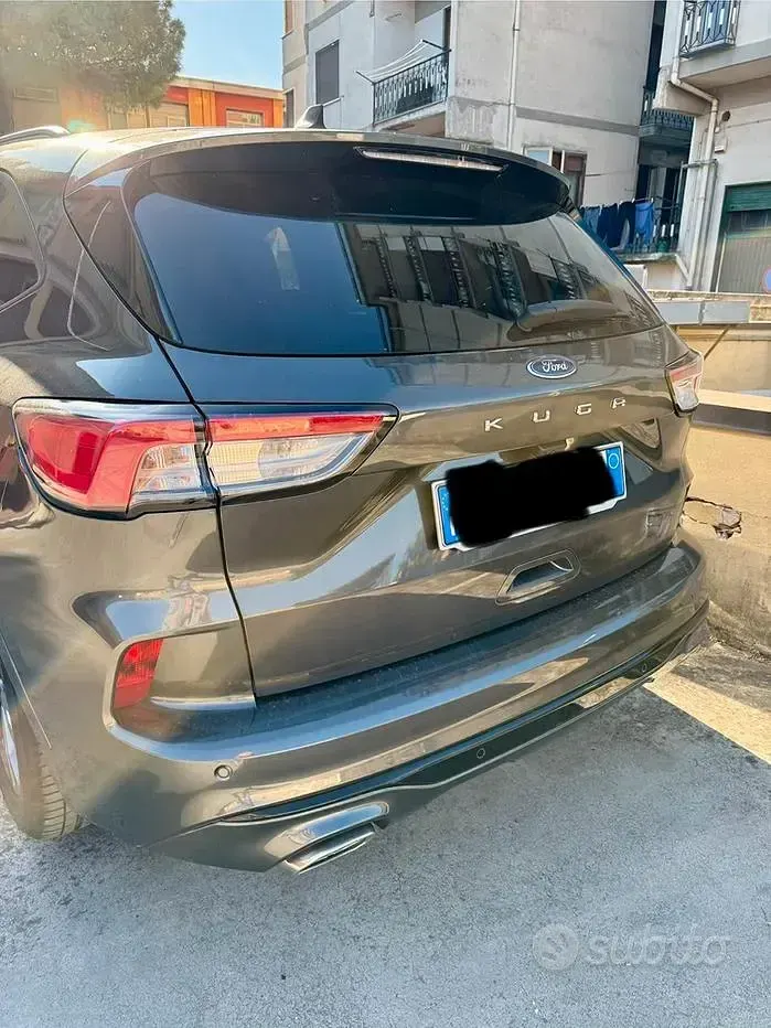 Usata Ford Kuga ST-Line 120 CV (88 kW) 2021 Grigio SUV
