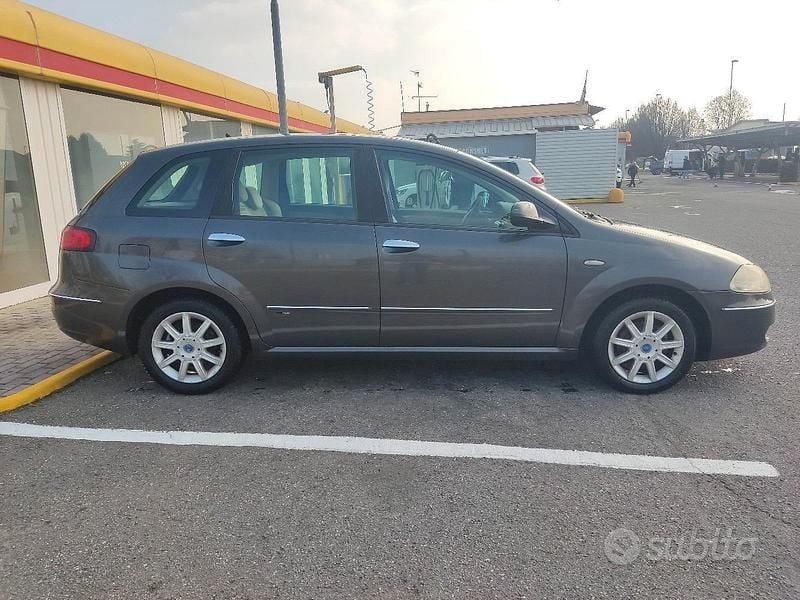 Usata Fiat Croma 120 CV (88 kW) 2007 Verde Station wagon
