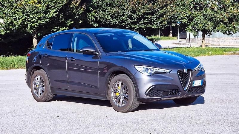 Usata Alfa Romeo Stelvio Sprint 190 CV (139 kW) 2020 Grigio SUV