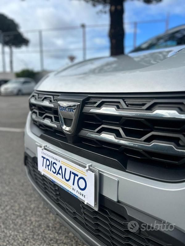 Usata Dacia Jogger Extreme 100 CV (73 kW) 2022 Grigio Monovolume
