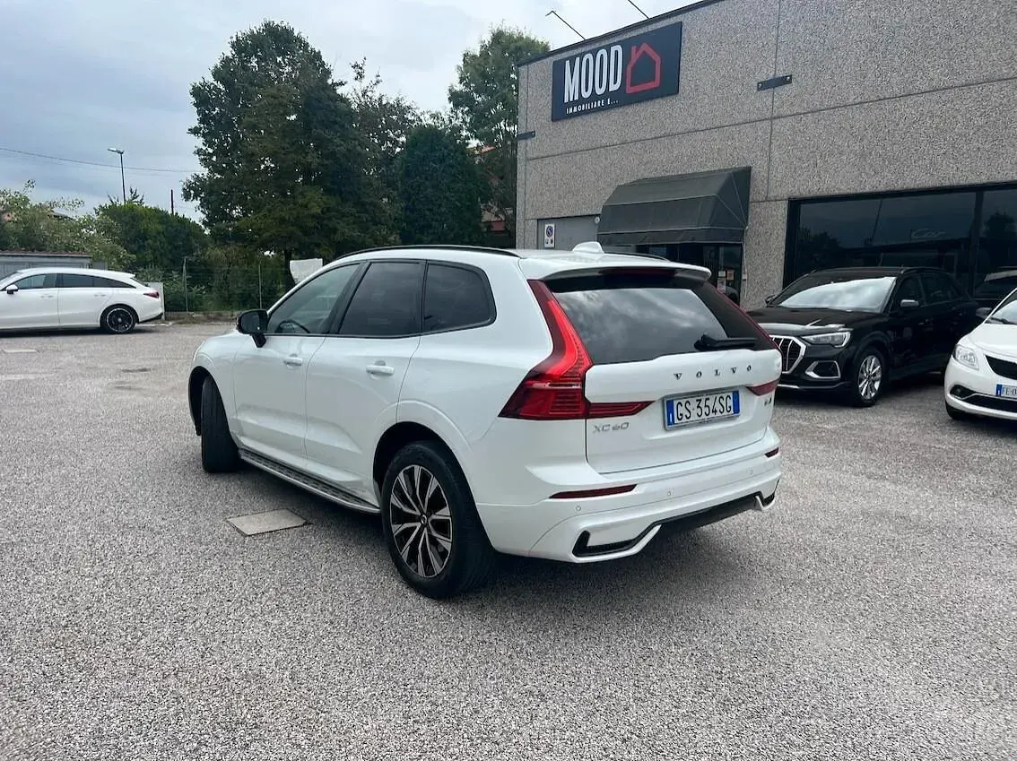 Usata Volvo XC60 Plus 197 CV (144 kW) 2024 Bianco SUV