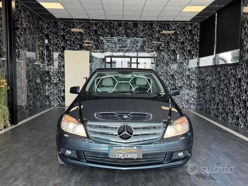 Usata Mercedes C220 Avantgarde 170 CV (125 kW) 2011 Grigio Berlina