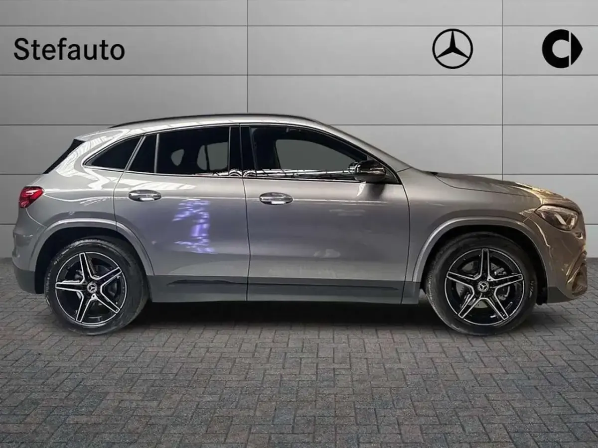 Nuova Mercedes GLA200 AMG line 150 CV (110 kW) 2026 Grigio montagna SUV