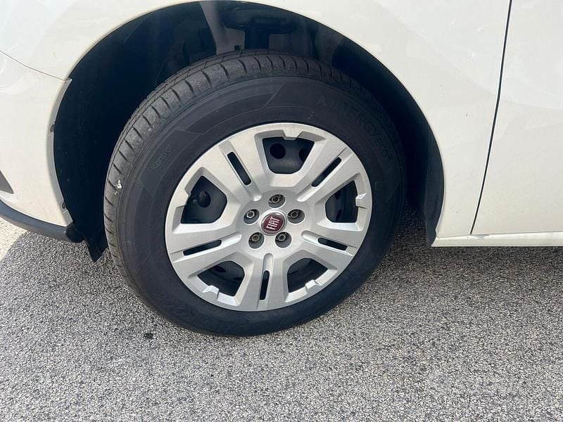 Usata Fiat Doblò Lounge 95 CV (69 kW) 2019 Bianco Monovolume