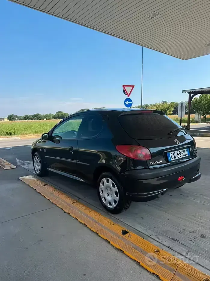 Usata Peugeot 206 68 CV (50 kW) 2005 Nero Berlina