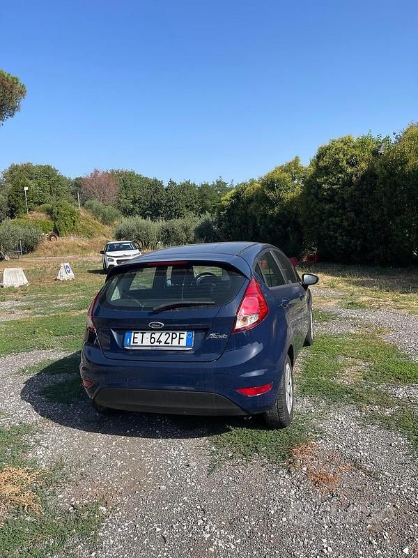 Usado Ford Fiesta Business Edition 60 HP (44 kW) 2014 Azul Citadino