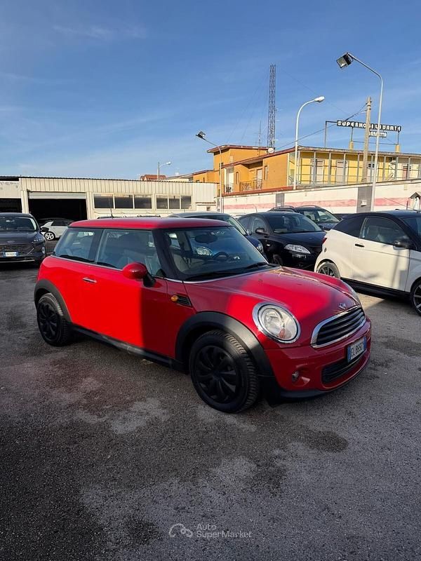 Begagnad Mini Cooper D Hype 75 HK (55 kW) 2011 Röd Halvkombi