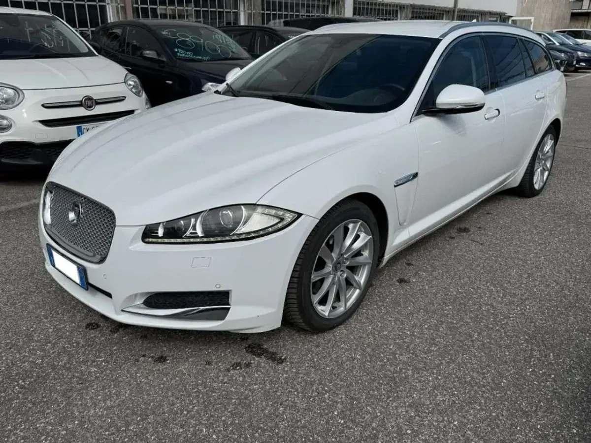 Usata Jaguar XF Sportbrake Portfolio 200 CV (147 kW) 2013 Bianco metallizzato Station wagon