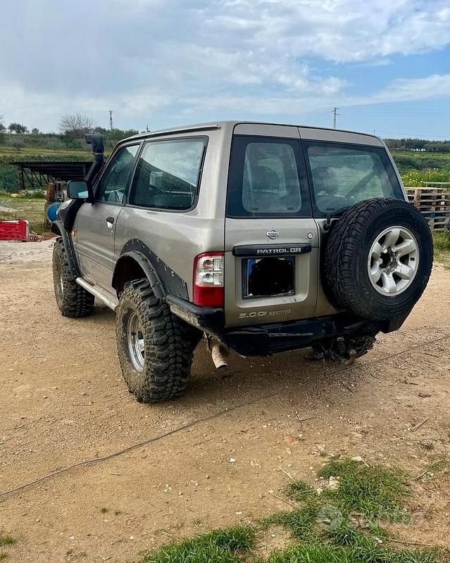 Usata Nissan Patrol 158 CV (116 kW) 2000 Grigio SUV