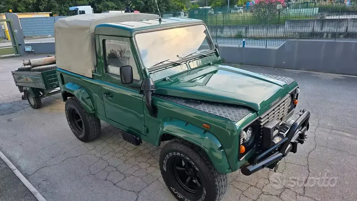 Usata Land Rover Defender 122 CV (89 kW) 2003 Pick-up