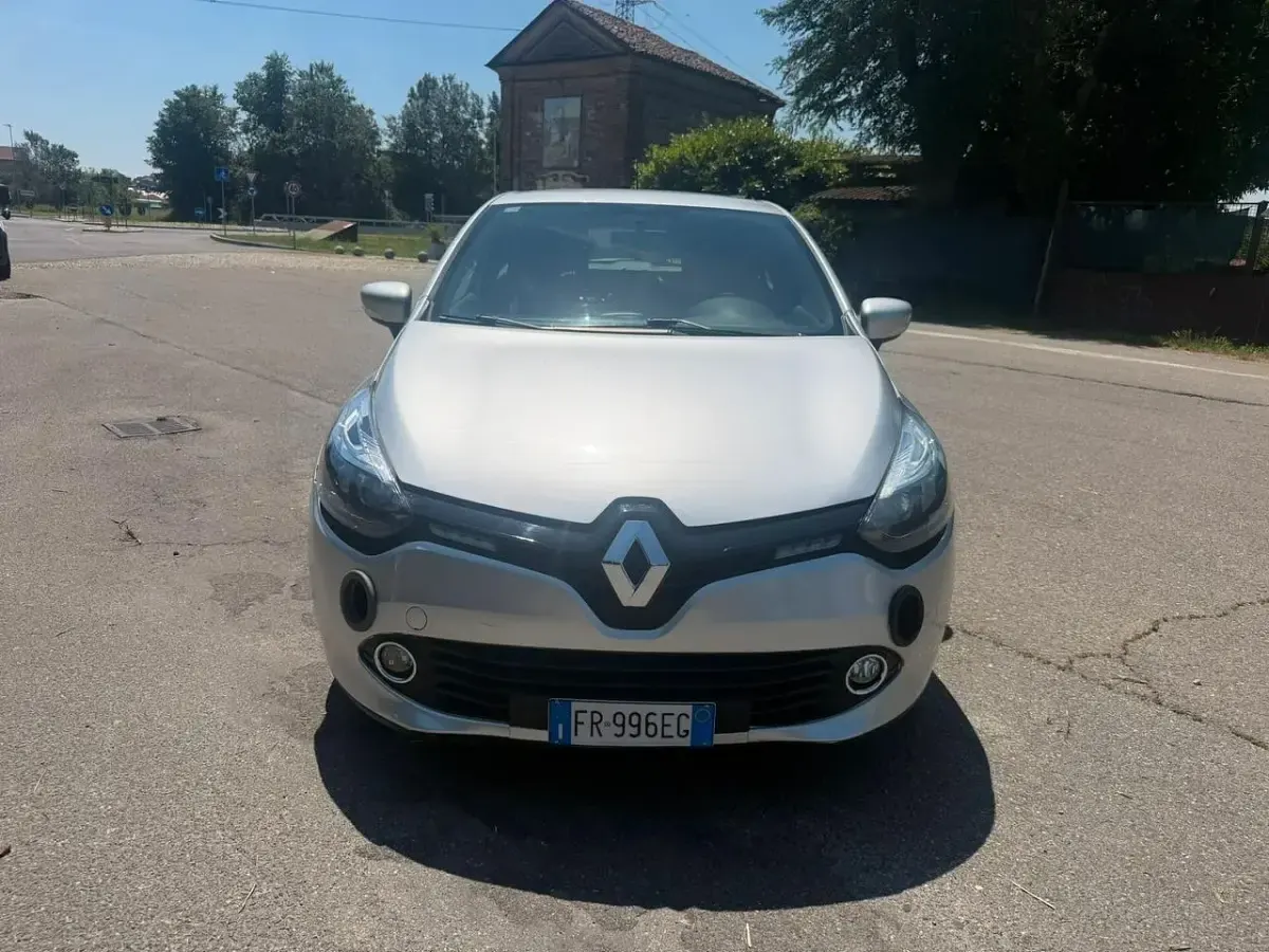 Usata Renault Clio IV 73 CV (53 kW) 2018 Argento Berlina