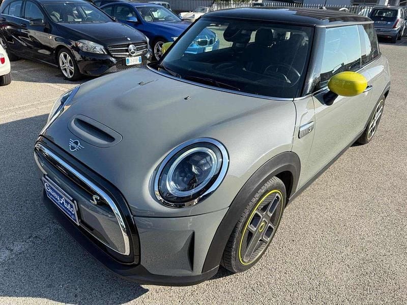 Grigio Usata 2023 Mini Cooper SE Resolute Edition Utilitaria | 26.000 € (Molto cara) - Immagine 1/4