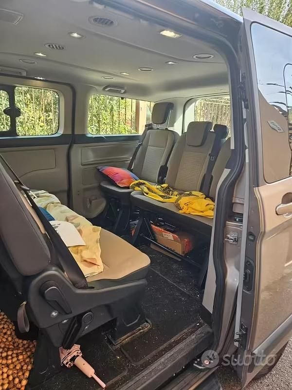 Usata Ford Tourneo Custom 130 CV (95 kW) 2019 Marrone Furgone