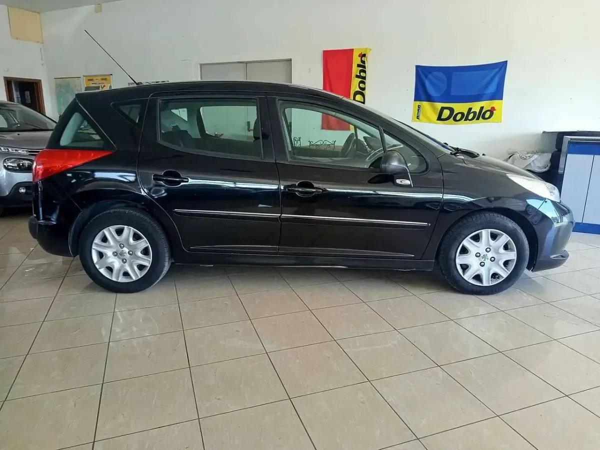 Usata Peugeot 207 73 CV (53 kW) 2012 Nero Station wagon