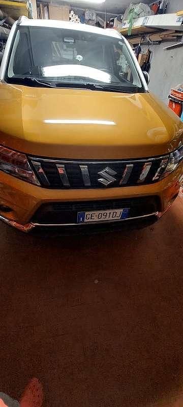 Usata Suzuki Vitara Cool 129 CV (94 kW) 2021 Oro SUV