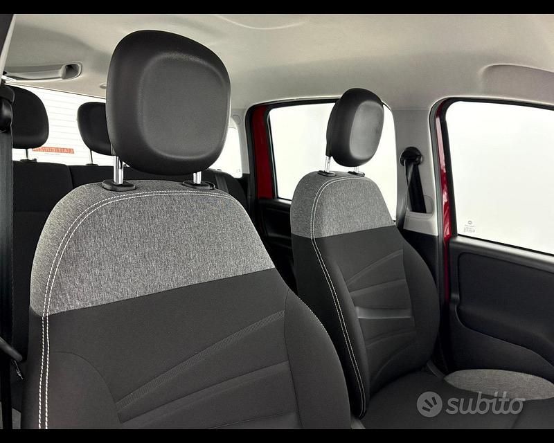 Usata Fiat Panda Cross Cross 70 CV (51 kW) 2022 Rosso Utilitaria