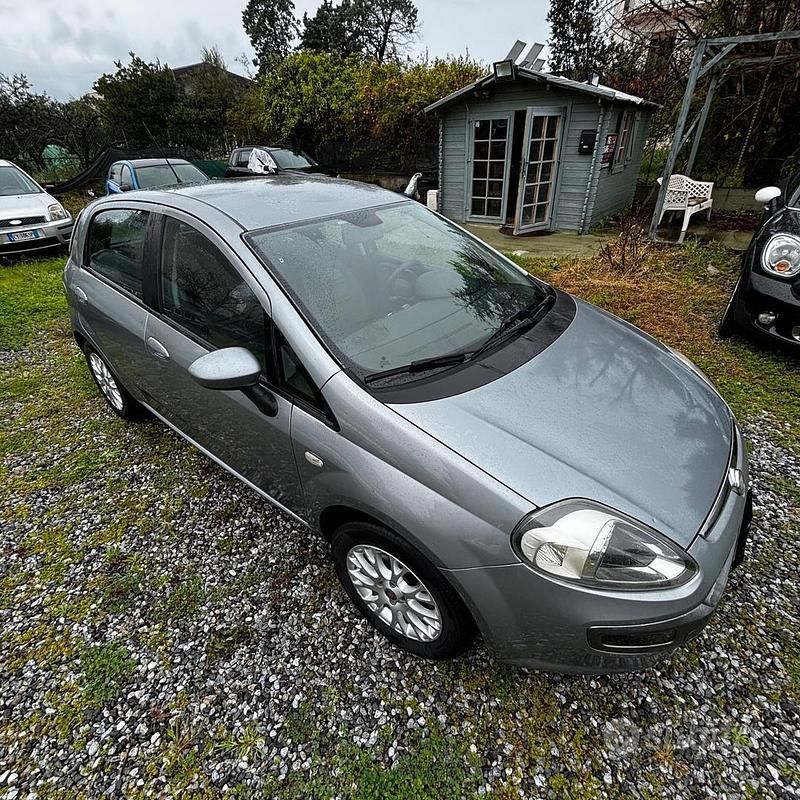 Usata Fiat Punto Evo Active 69 CV (50 kW) 2011 Grigio Utilitaria