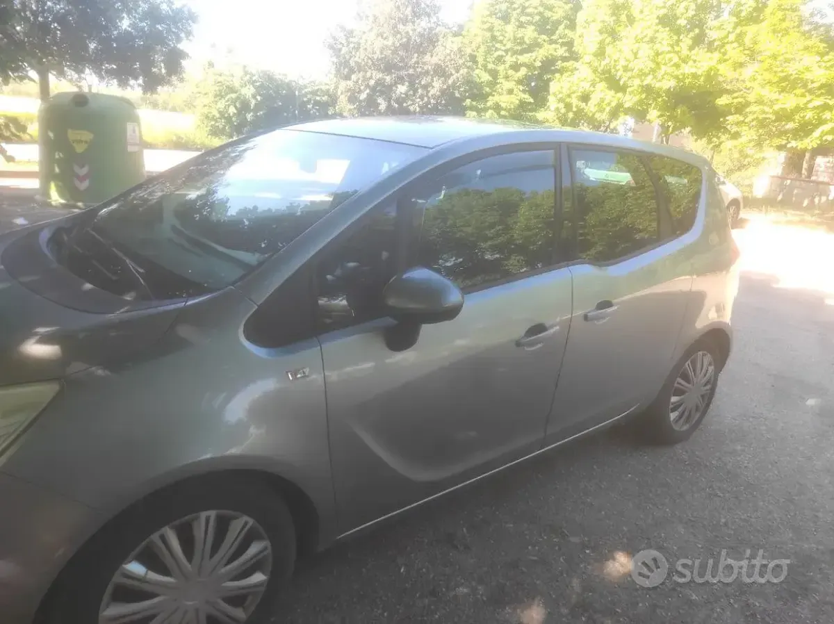 Usata Opel Meriva 110 CV (80 kW) 2016 Grigio Monovolume