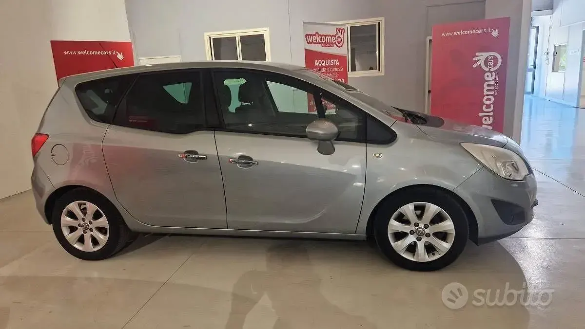 Usata Opel Meriva 95 CV (69 kW) 2012 Grigio Monovolume