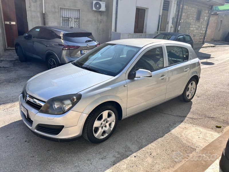 Usata Opel Astra 90 CV (66 kW) 2006 Grigio Berlina