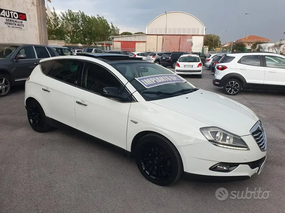 Usado Lancia Delta 120 CV (88 kW) 2013 Blanco Utilitario