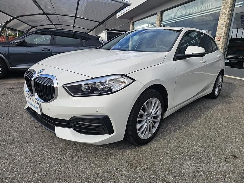 Bianco Usata 2023 BMW 116 Advantage Due volumi | 25.500 € (Buon prezzo) - Immagine 1/4