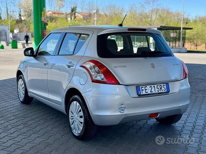 Usata Suzuki Swift Cool 90 CV (66 kW) 2016 Grigio Utilitaria