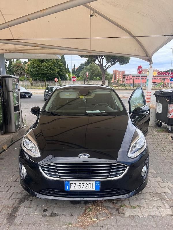 Usata Ford Fiesta 75 CV (55 kW) 2019 Nero Utilitaria