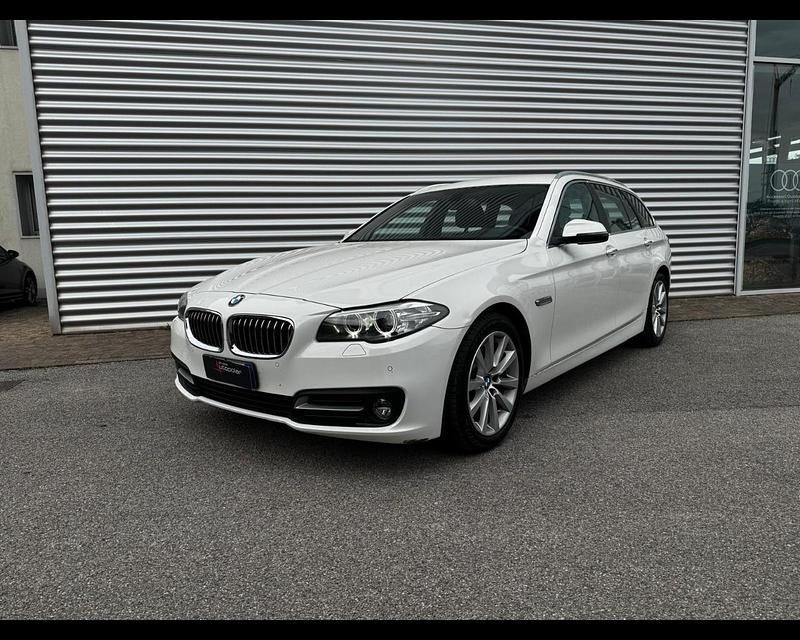Usata BMW 520 Efficient Dynamics 190 CV (139 kW) 2016 Bianco Station wagon